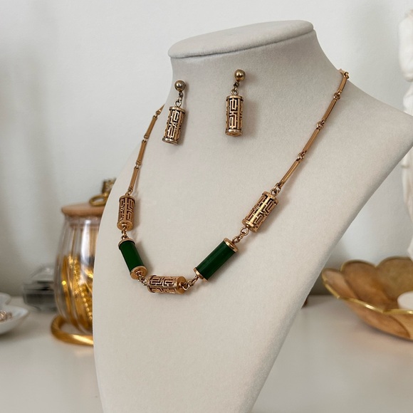 Vintage Necklace Set - Picture 3 of 4